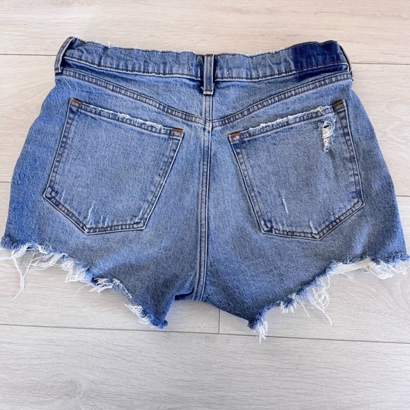 Abercrombie & Fitch Mom Jean Shorts High Rise Distressed Raw Hem Medium Wash 30 - Picture 3 of 7